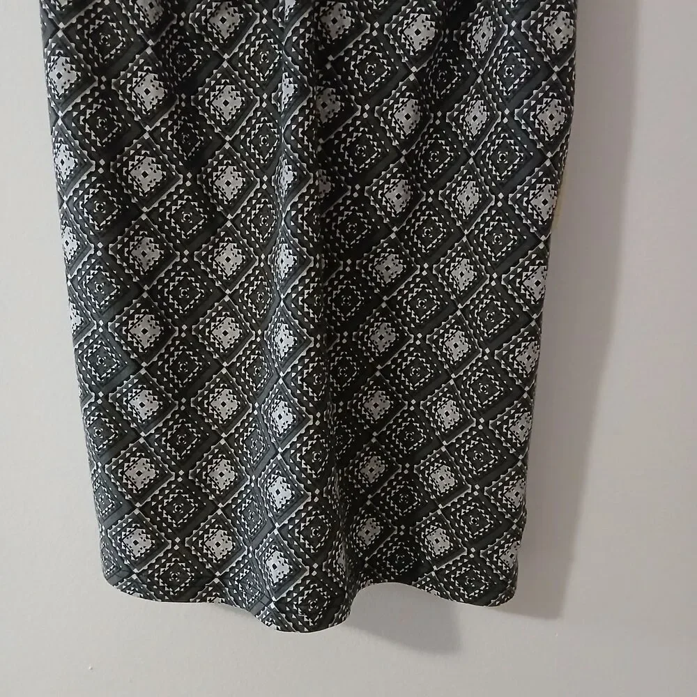Jordache Jewel of the Nile Geometric Print Black Gray Sleeveless Blouse Medium - Picture 3 of 10